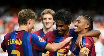 Barcelona es una sinfonía: monumental goleada al Valencia con un Yamal imperial