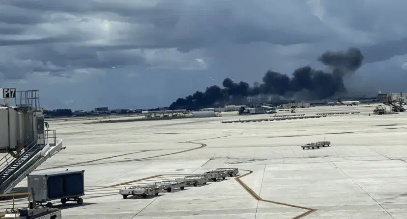 Boeing 767 de carga de Amazon accidentado en el aeropuerto de Miami este domingo. Un avión de carga Boeing 767 de Amazon se salió de la pista y se incendió en el aeropuerto de Miami