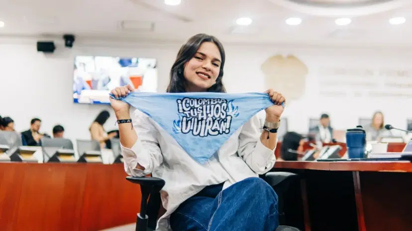 Carol Borda es una de las congresistas de Salvación Nacional, esta es su hoja de vida ¿Quién es Carol Borda? La congresista que se coló en el plantón en favor del aborto