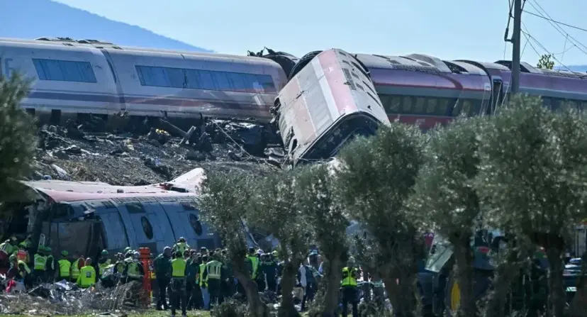 Colombiano en España El colombiano que sobrevivió al choque de trenes en España y ayudó en los rescates: "Fue durísimo"