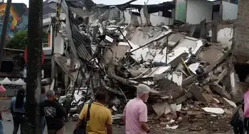 Edificio pendiente de demolición colapsó en Pereira y dejó dos personas muertas. Colapsó un edificio pendiente de demolición en el centro de Pereira y dejó dos personas muertas