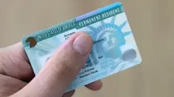 Green card: nuevas trabas afectarían a colombianos en EE. UU. Green card: nuevas trabas afectarían a colombianos en EE. UU.