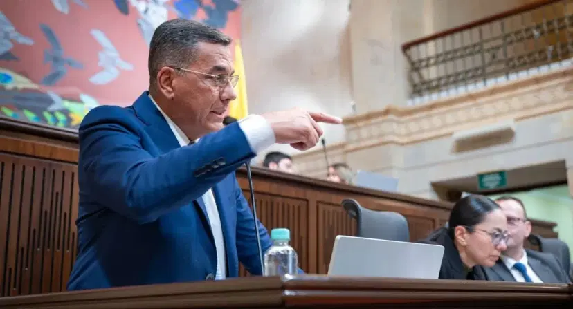Ministro de defensa enfrenta moción de censura Moción de censura contra ministro de Defensa: Congreso la negó con una amplia mayoría