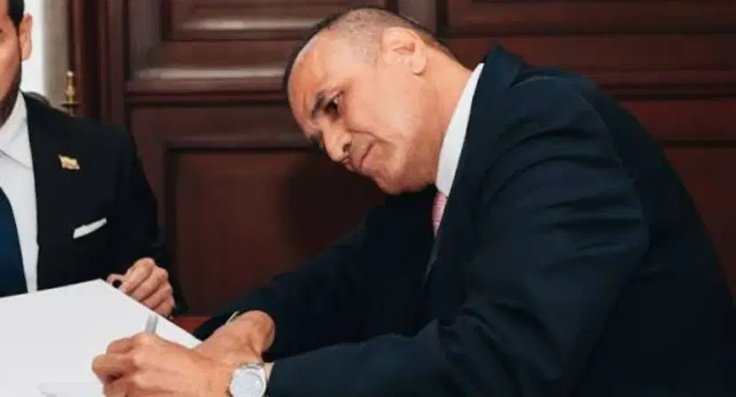 Pidieron renuncia al presidente de Colpensiones El presidente Abelardo De La Espriella le pidió la renuncia al presidente de Colpensiones