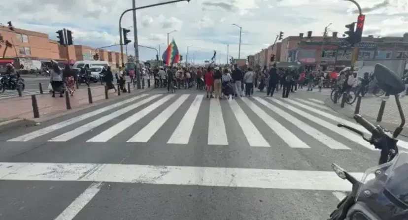 Protestas en Kennedy Trancón hoy en Bogotá: manifestantes bloquearon vía en Kennedy y afectaron rutas del SITP