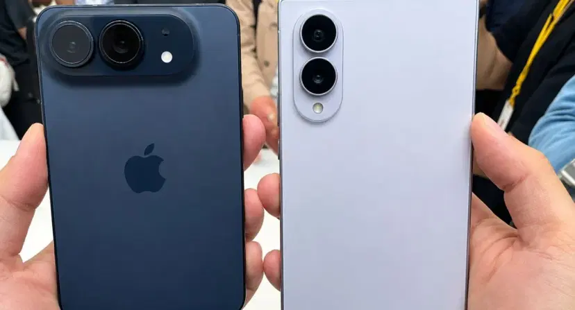 Samsung se 'burla' del iPhone Duo y acusa a Apple de copiar sus celulares plegables. Samsung le 'declara la guerra' a Apple en redes sociales por nuevo iPhone Duo: ¿es una copia?