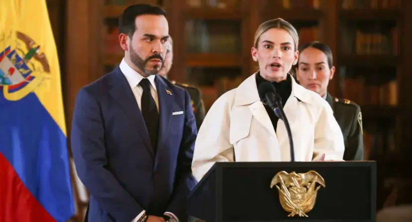 Senador entuteló al Gobierno Nacional Senador entuteló al Gobierno Nacional para recibir información sobre la fundación de la primera dama