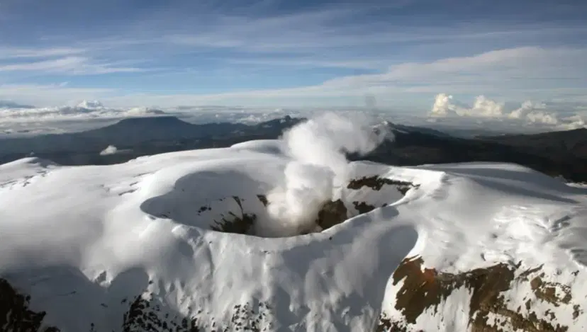 Volcán Nevado del Ruiz, en alerta Amarilla por cambios en su actividad sísmica. Volcán Nevado del Ruiz en alerta hoy: nuevo sismo y actividad inestable, según reporte del SGC